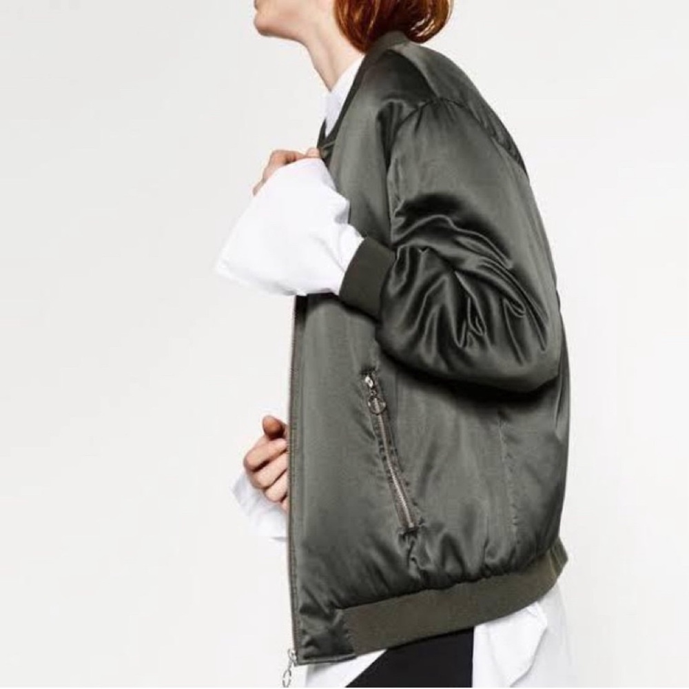 NWOT Zara Green Bomber Jacket Satin Finish Relaxed Fit Size M - Picture 3 of 7